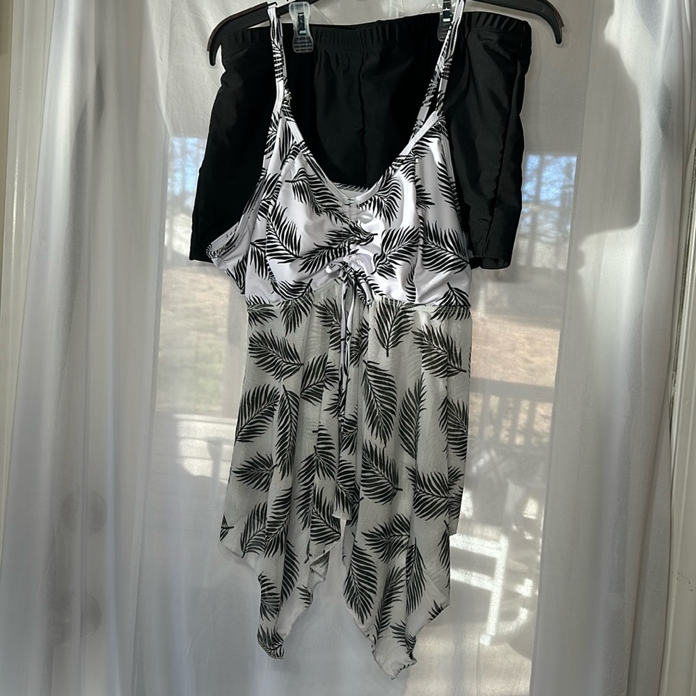 White and black tankini with sheer belly 2XL SHEIN